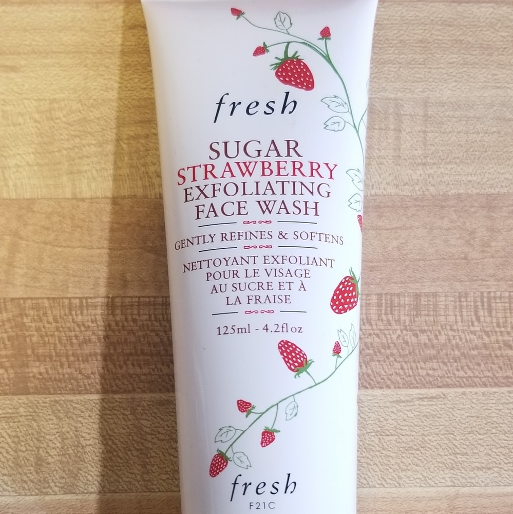 Fresh Sugar Strawberry Exfoliating Face Wash